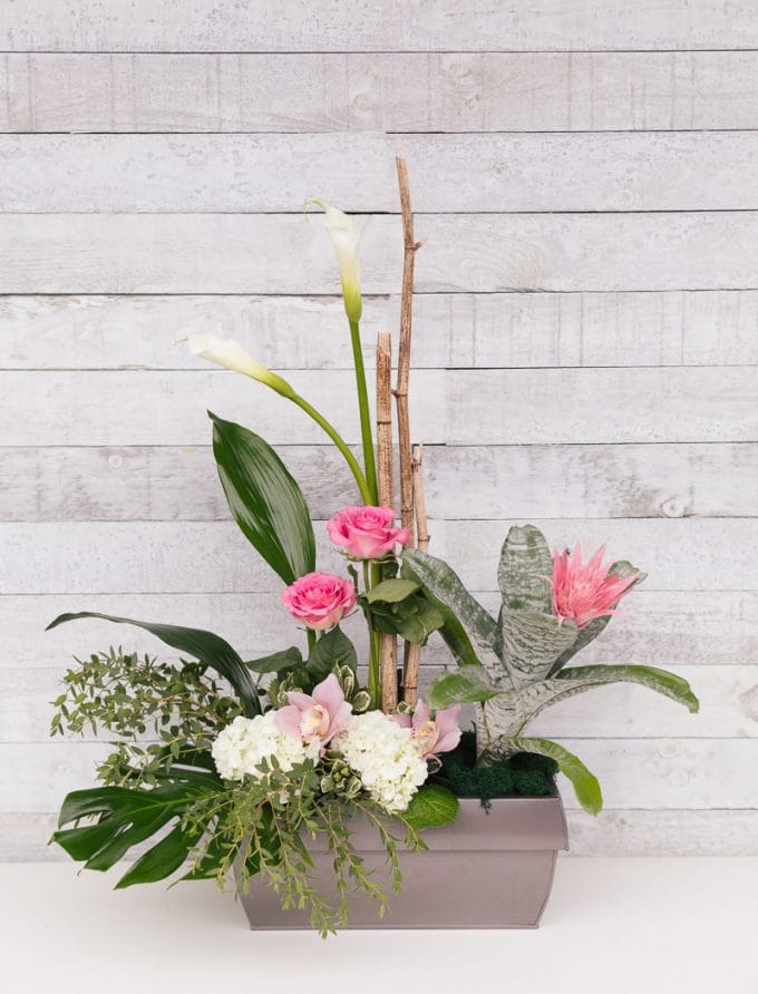 Arrangement funéraire floral blanc et rose