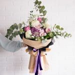 Bouquet de fleurs coupées - Hydrangées, mums, roses, tulipes, cymbidium, ruscus, eucalyptus
