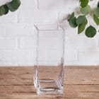 Long vase carré pour fleurs en verre transparent