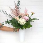 Bouquet de fleurs roses et blanches