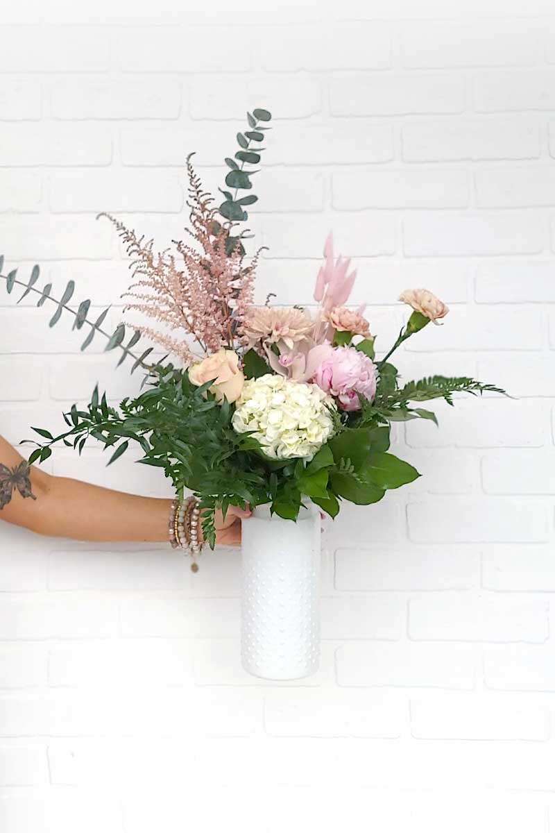 Bouquet de fleurs roses et blanches