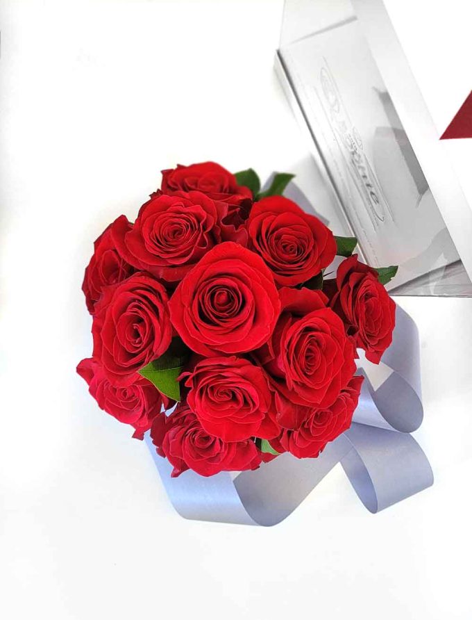 l'amoureuse sophistiquée - bouquet douzaine roses rouges