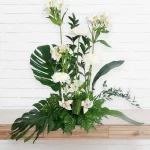Arrangement funéraire - Le Messager - Fleuriste Au Coin de Sophie Boisbriand & St-Eustache