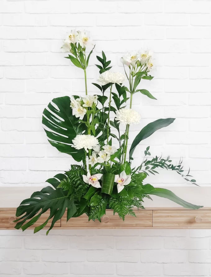 Arrangement funéraire - Le Messager - Fleuriste Au Coin de Sophie Boisbriand & St-Eustache