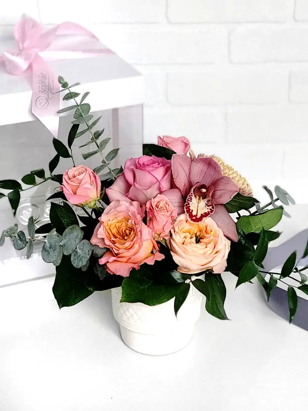 Boîte à fleurs - Boîte cadeau - La Flamboyante sophistiquée - Fleuriste Au Coin de Sophie